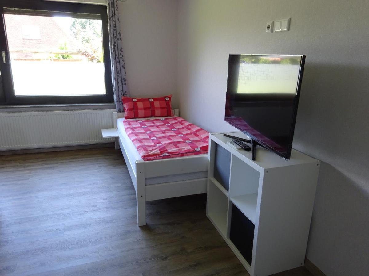 Cadenberge Ferienwohnung Schwiemann, Erdgeschoss מראה חיצוני תמונה